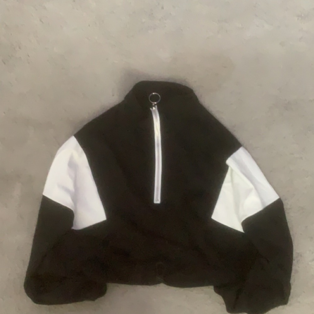 long sleeve black and white cropped jacket